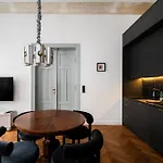 Lejlighed Brick & Art By Bookinghost