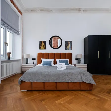 Brick & Art By Bookinghost