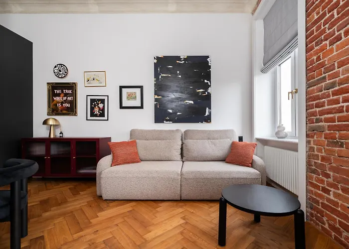 Brick & Art By Bookinghost