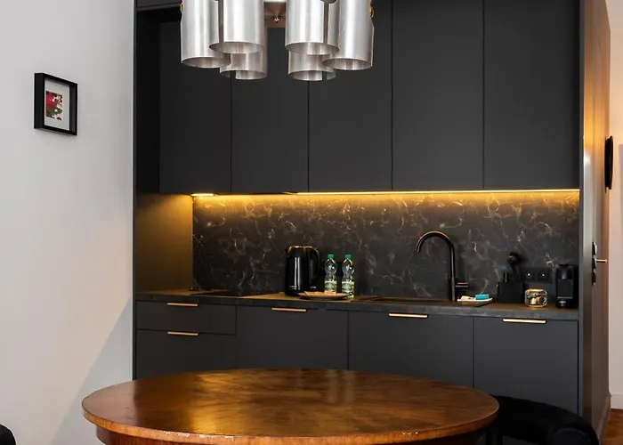 Brick & Art By Bookinghost Apartman