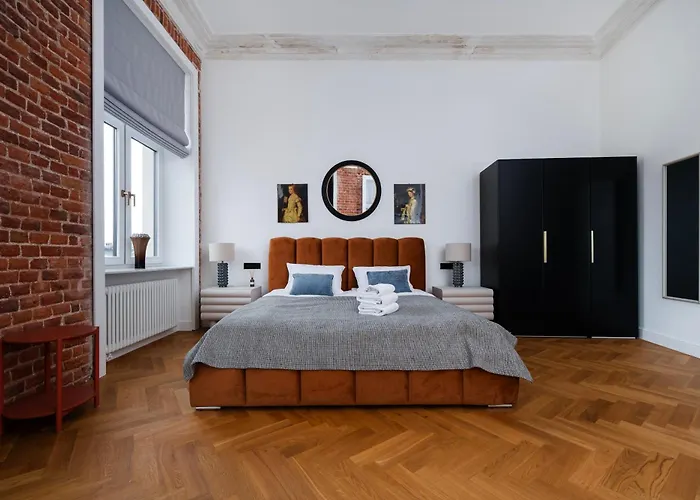 Brick & Art By Bookinghost