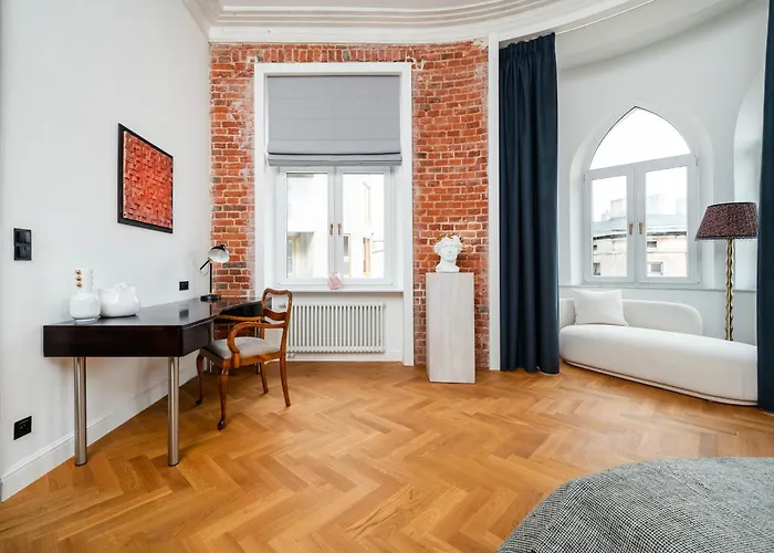 Brick & Art By Bookinghost Apartman