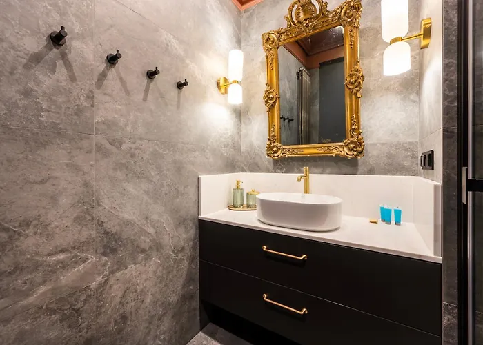 Brick & Art By Bookinghost Lägenhet Łódź