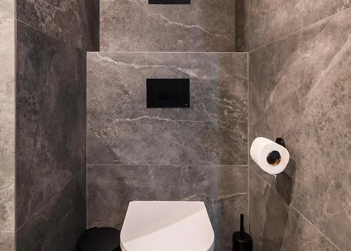 Brick & Art By Bookinghost *